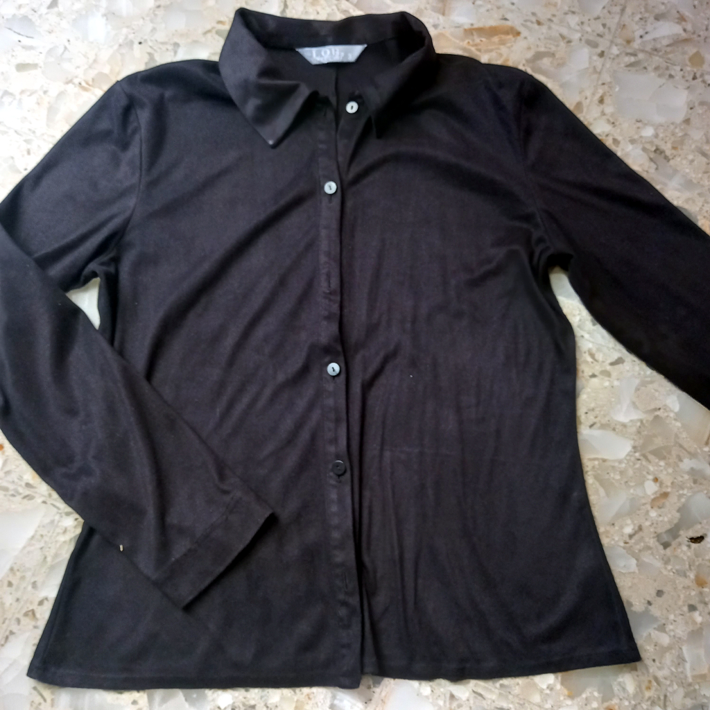 Camisa negra linea estandard