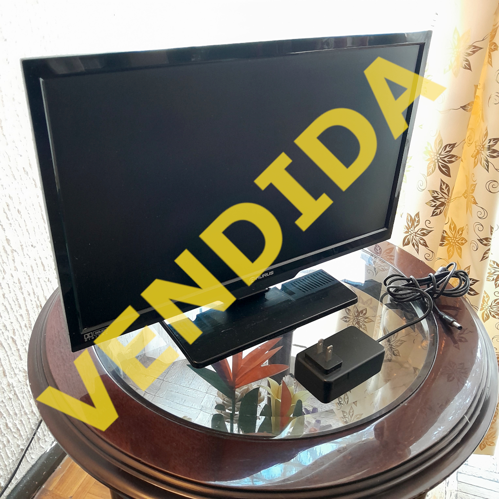 Televisión con sus accesorios